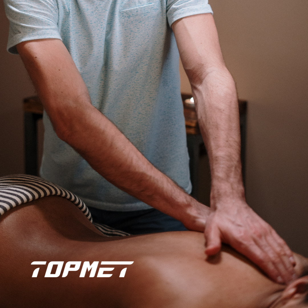 Crème Recover Massages TOPMET utilisée pendant un massage manuel